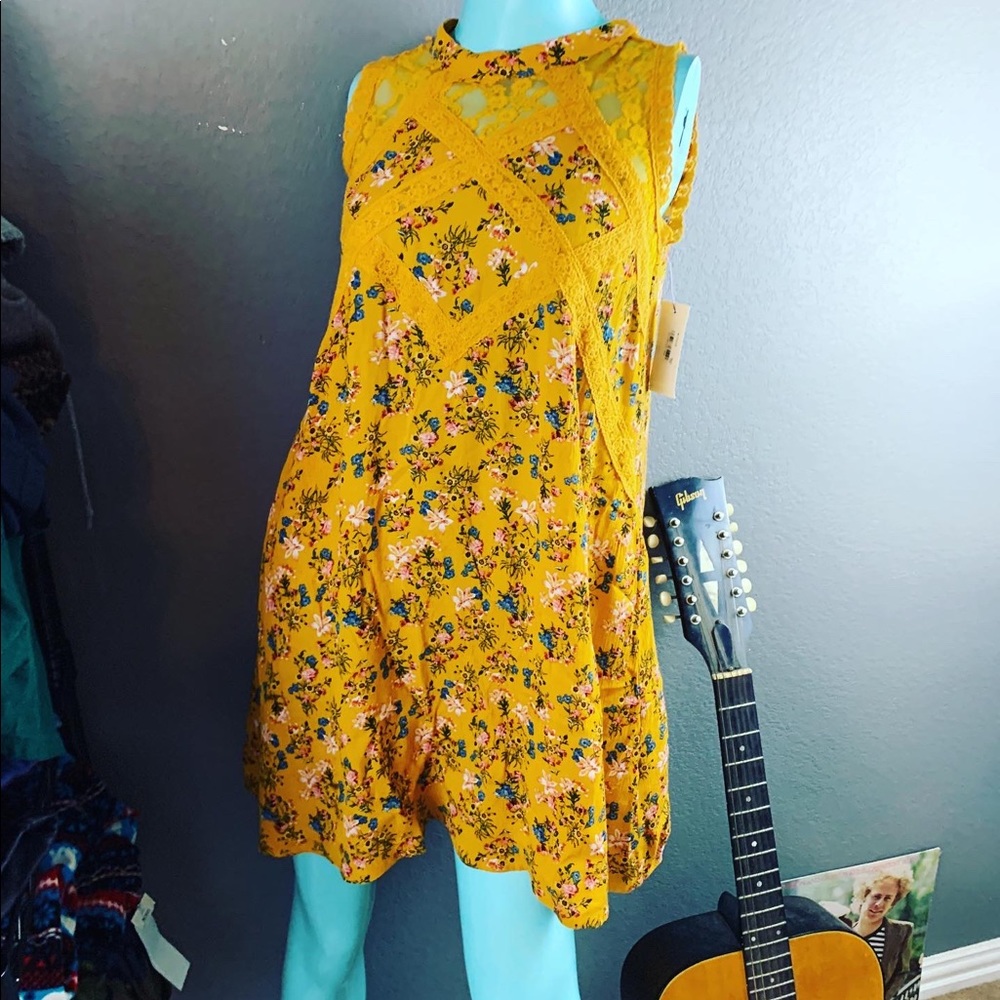 NWT Beautee’s Brand Macy’s Floral boho mustard yellow lace Tunic Dress